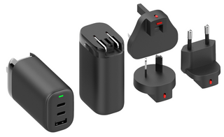 Chargeur mural GaN 3 ports 66 W à conversion personnalisée, 2 adaptateurs de charge rapide USB-C, 1 x adaptateur de prise de voyage USB-A Quick Charge 3.0 65 W GaN avec prises UK, EU, AU et US